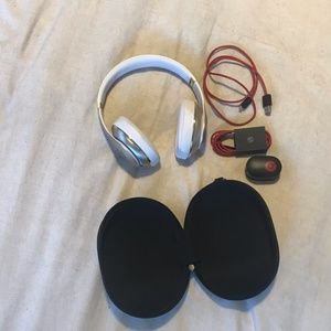 Gold Wireless Beats by Dre Headphones